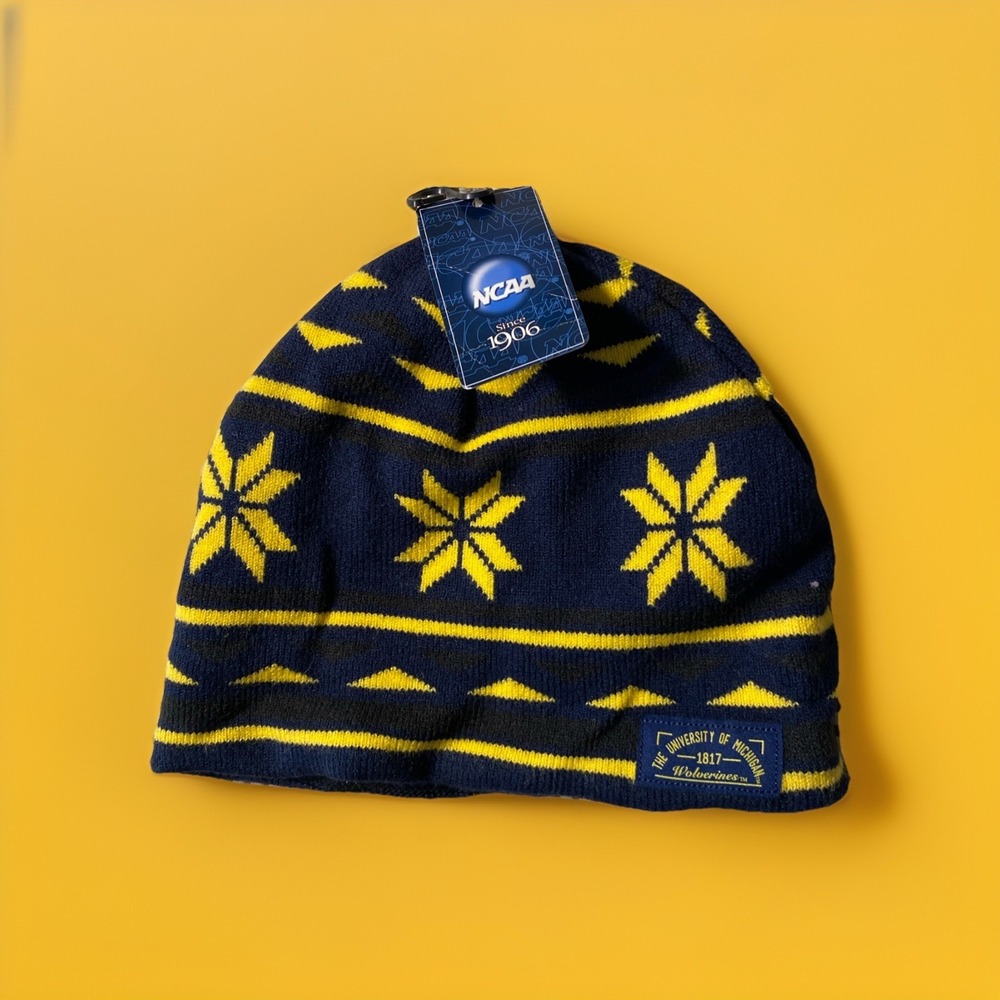 University Of Michigan BeannieSkull Cap NCAA Snowflake One Size NWT